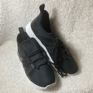 Xertia ladies size 6 black two pair